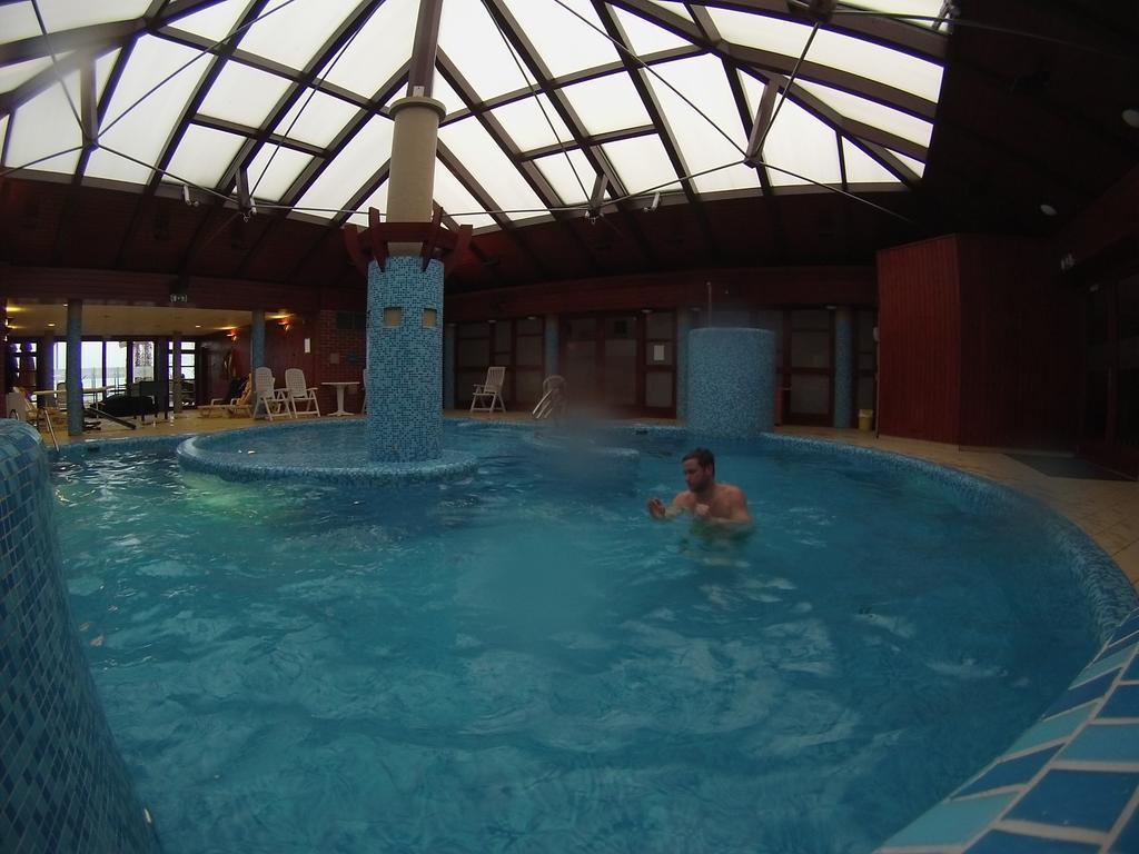 Hotel Monopoly Balatonalmádi Buitenkant foto